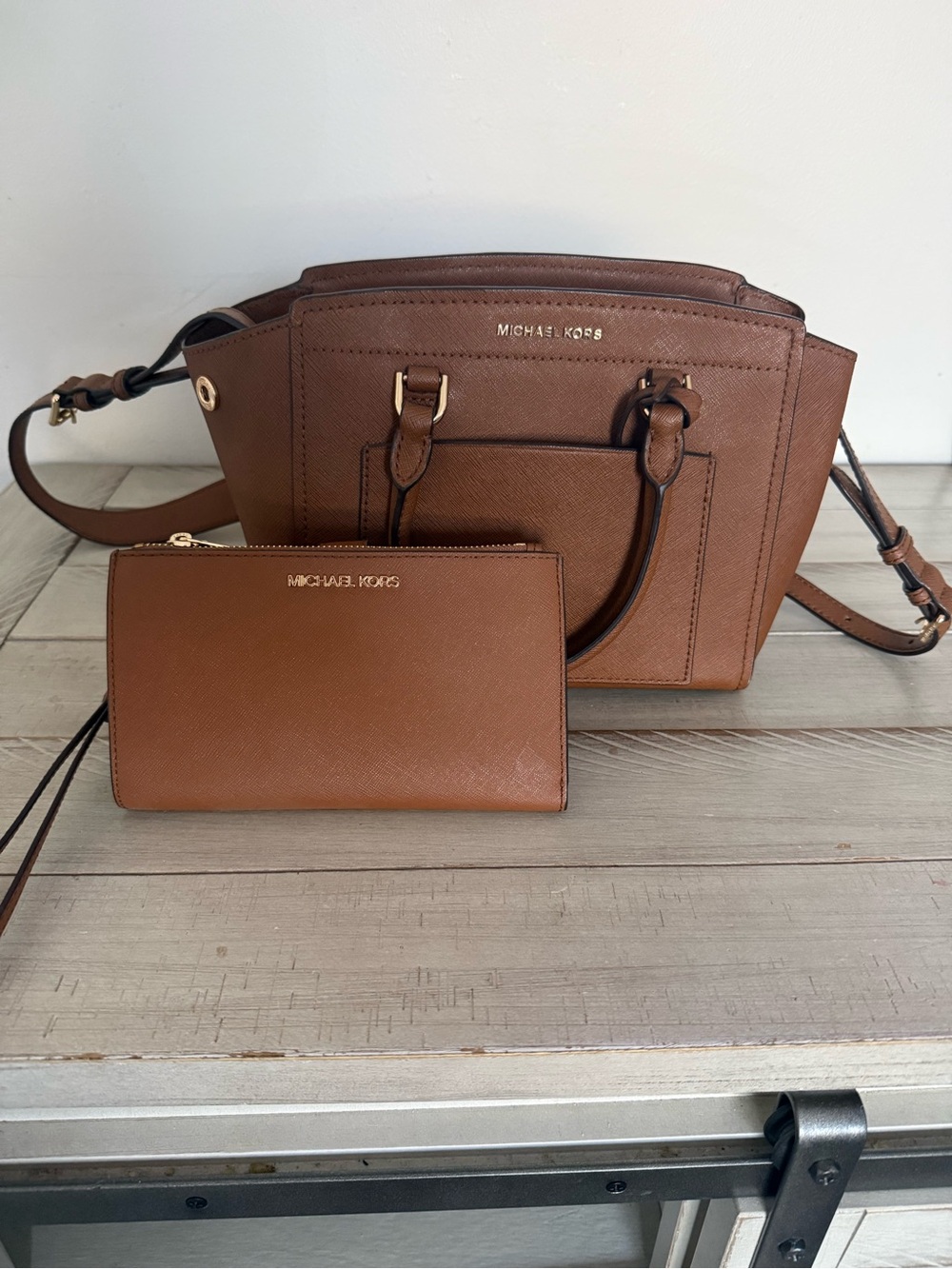 Michael Kors crossbody with matching wristlet in like new condition